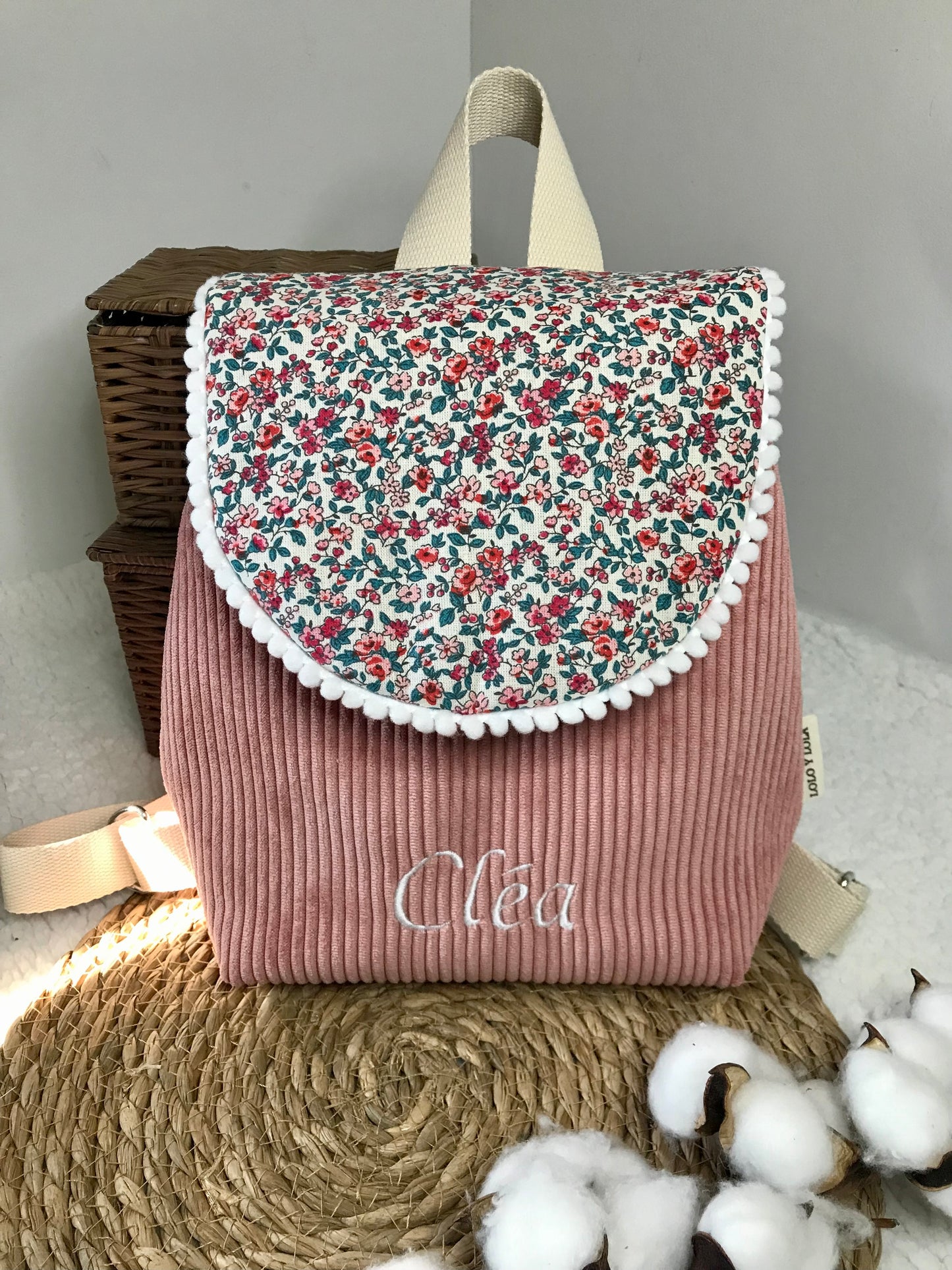 Sac maternelle personnalisé broderie prénom velours côtelé vieux rose fleurs roses 