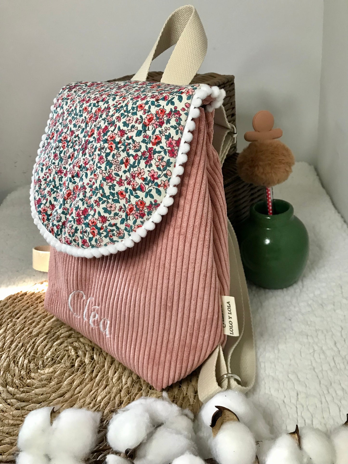 Sac maternelle personnalisé broderie prénom velours côtelé vieux rose fleurs roses 