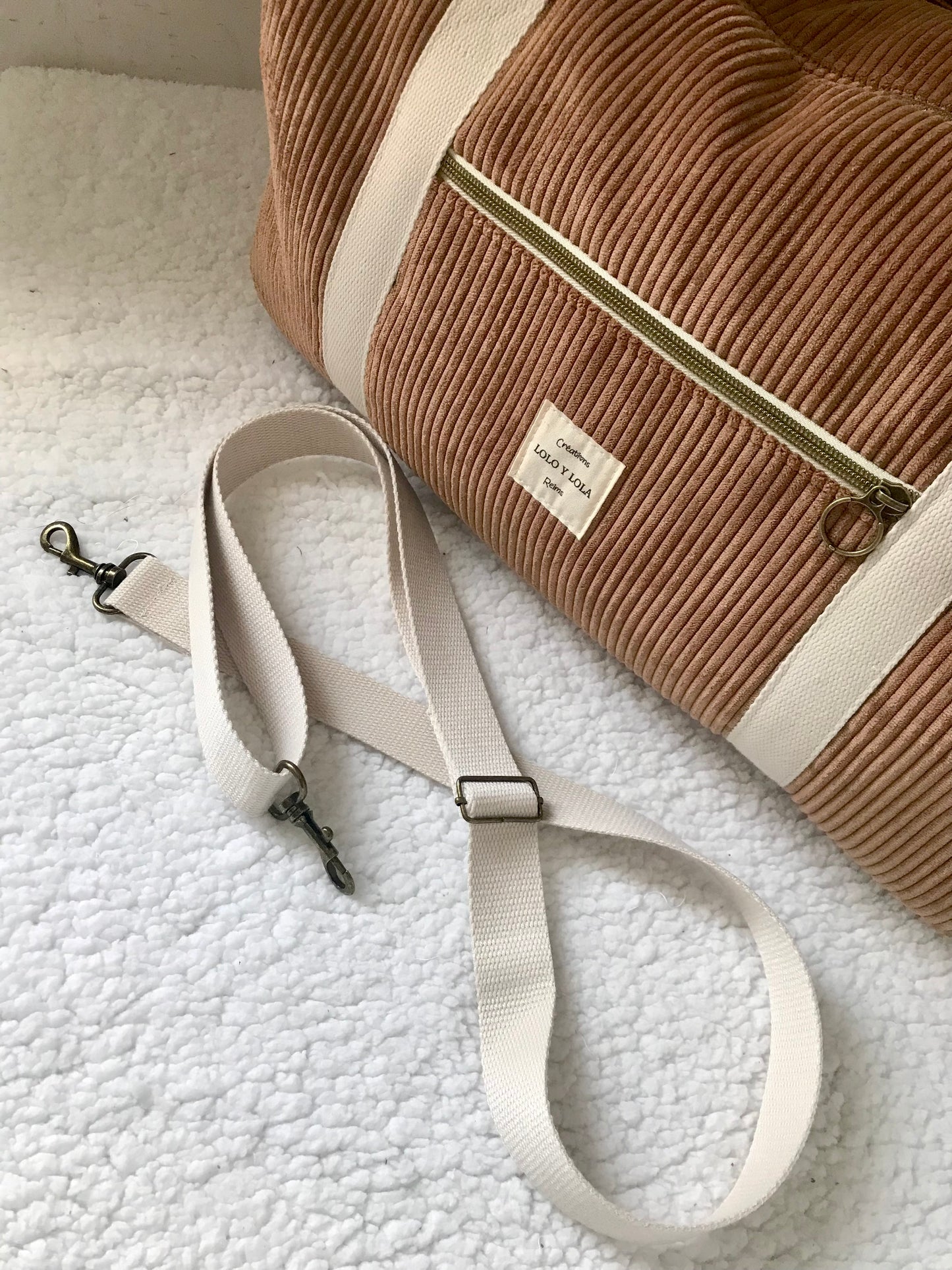 Sac à langer personnalisé prénom broderie velours côtelé marron camel cappuccino 