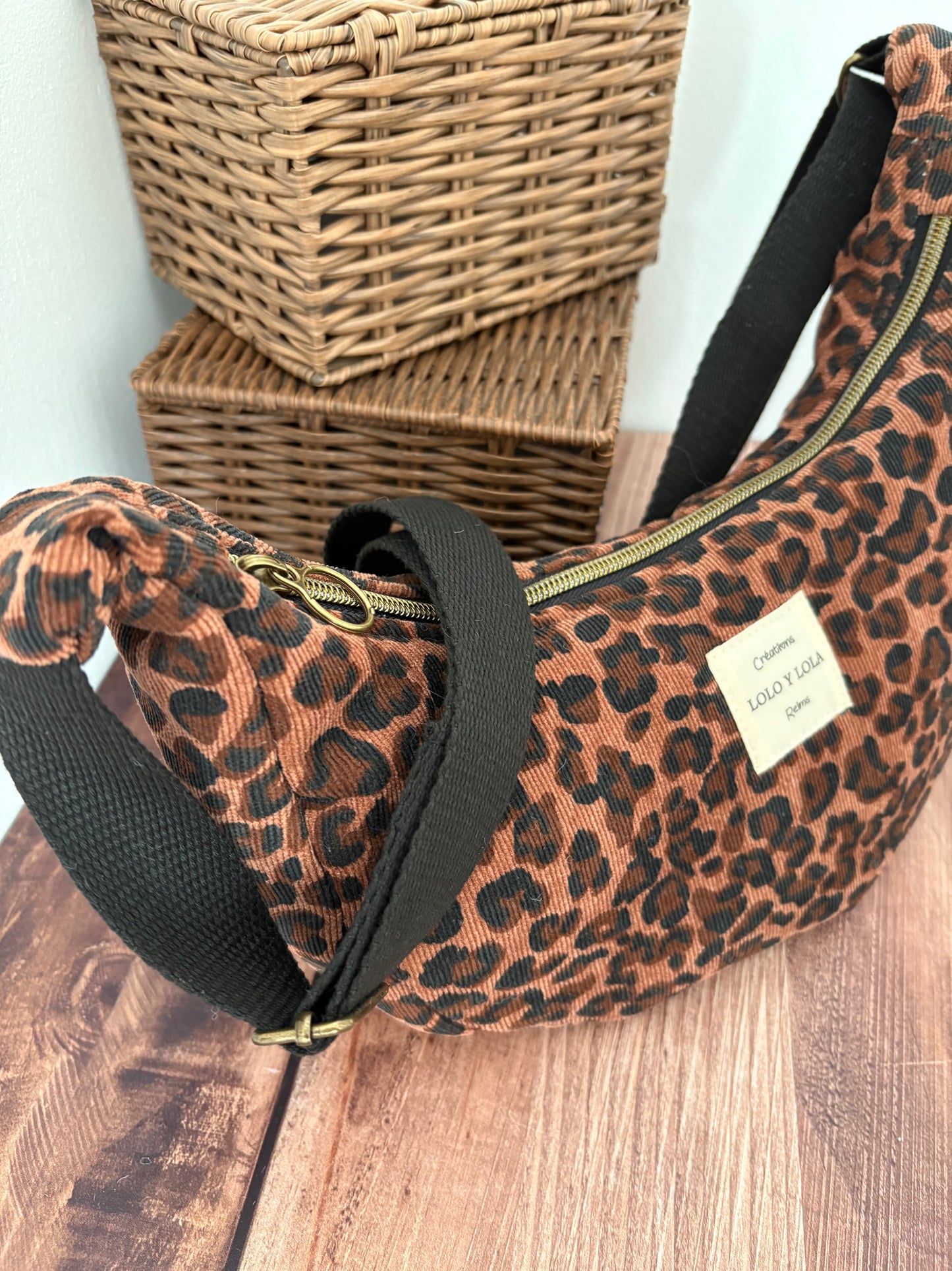 Sac femme velours côtelé 
Sac femme demi-lune velours côtelé 
Sac femme épaule bandoulière velours côtelé 
Sac femme léopard velours milleraies 