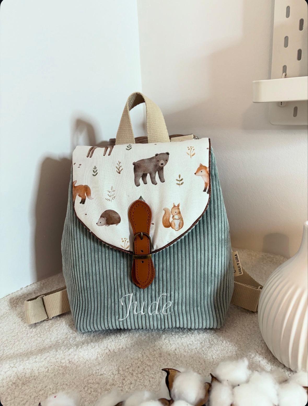 Sac maternelle personnalisé broderie prénom velours côtelé bleu rabat animaux forêt ours renard 