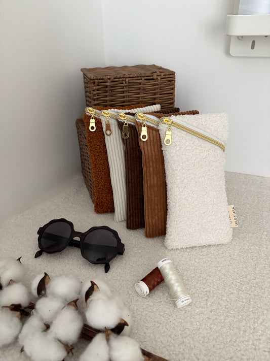 Étui lunettes de vue ou de soleil personnalisé prénom broderie velours côtelé marron camel chocolat bleu ciel vert olive bleu marine rose bouclette écrue corail 