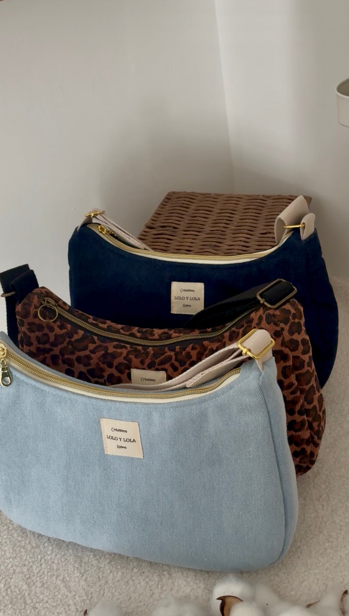 Sac femme jean 
Sac femme baguette épaule bandoulière jean léopard et velours côtelé 