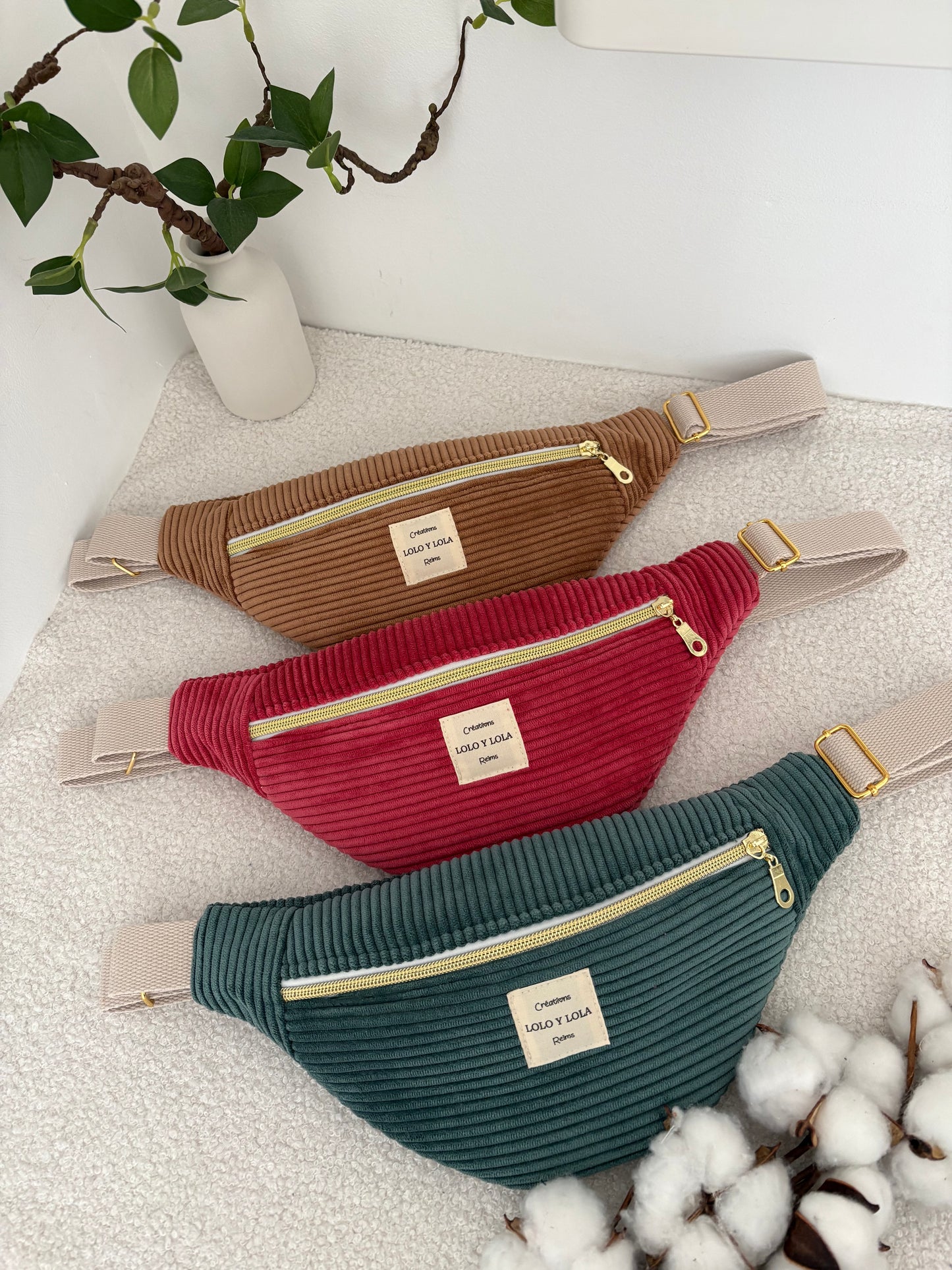 Sac banane personnalisé en velours côtelé vert sapin rose et marron 