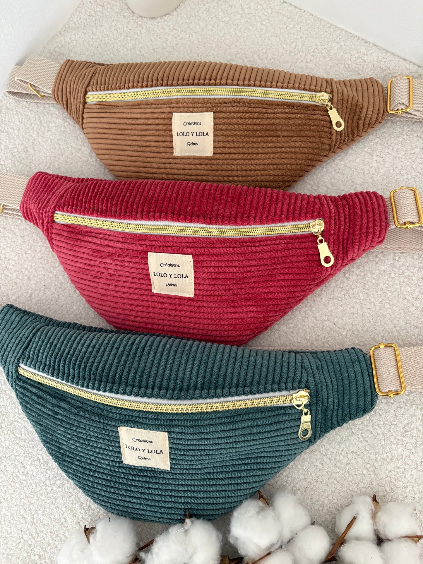 Sac banane personnalisé en velours côtelé vert sapin rose et marron 