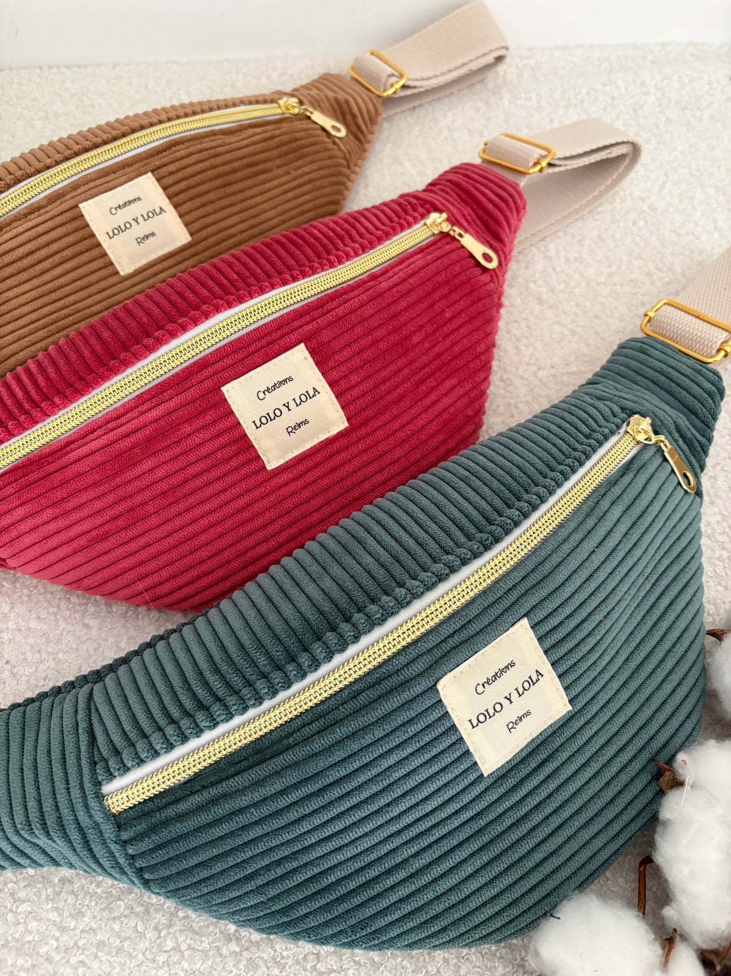 Sac banane personnalisé en velours côtelé vert sapin rose et marron 