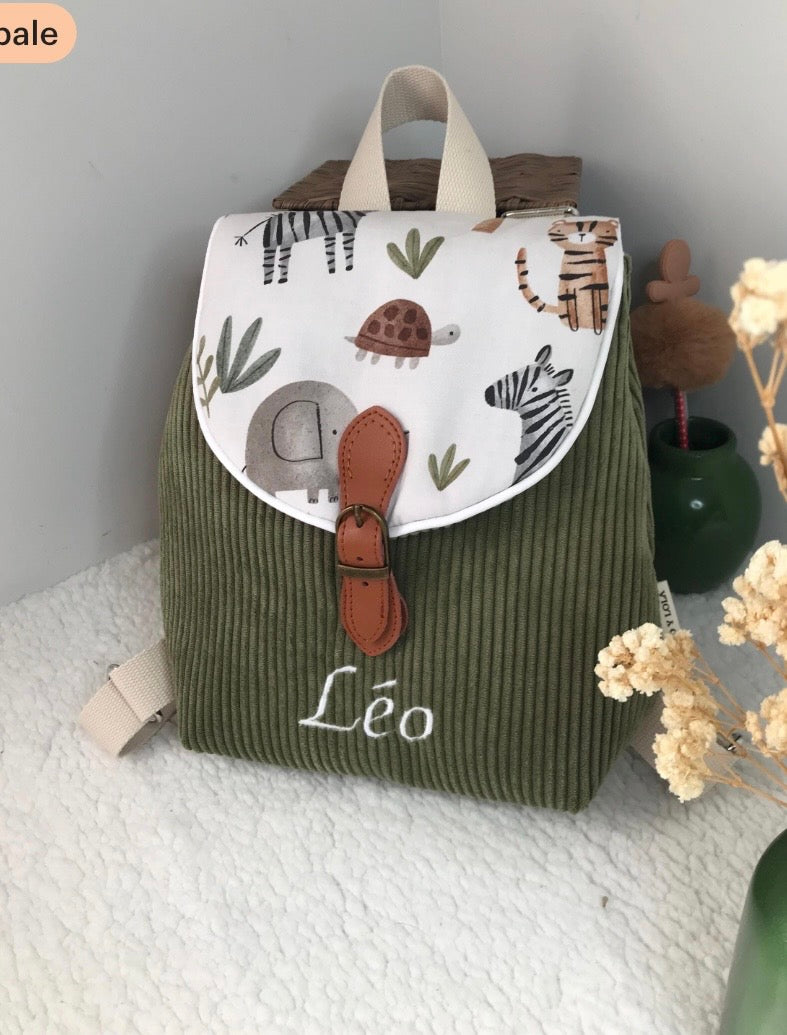 Sac maternelle personnalisé broderie prénom velours côtelé olive rabat animaux savane 