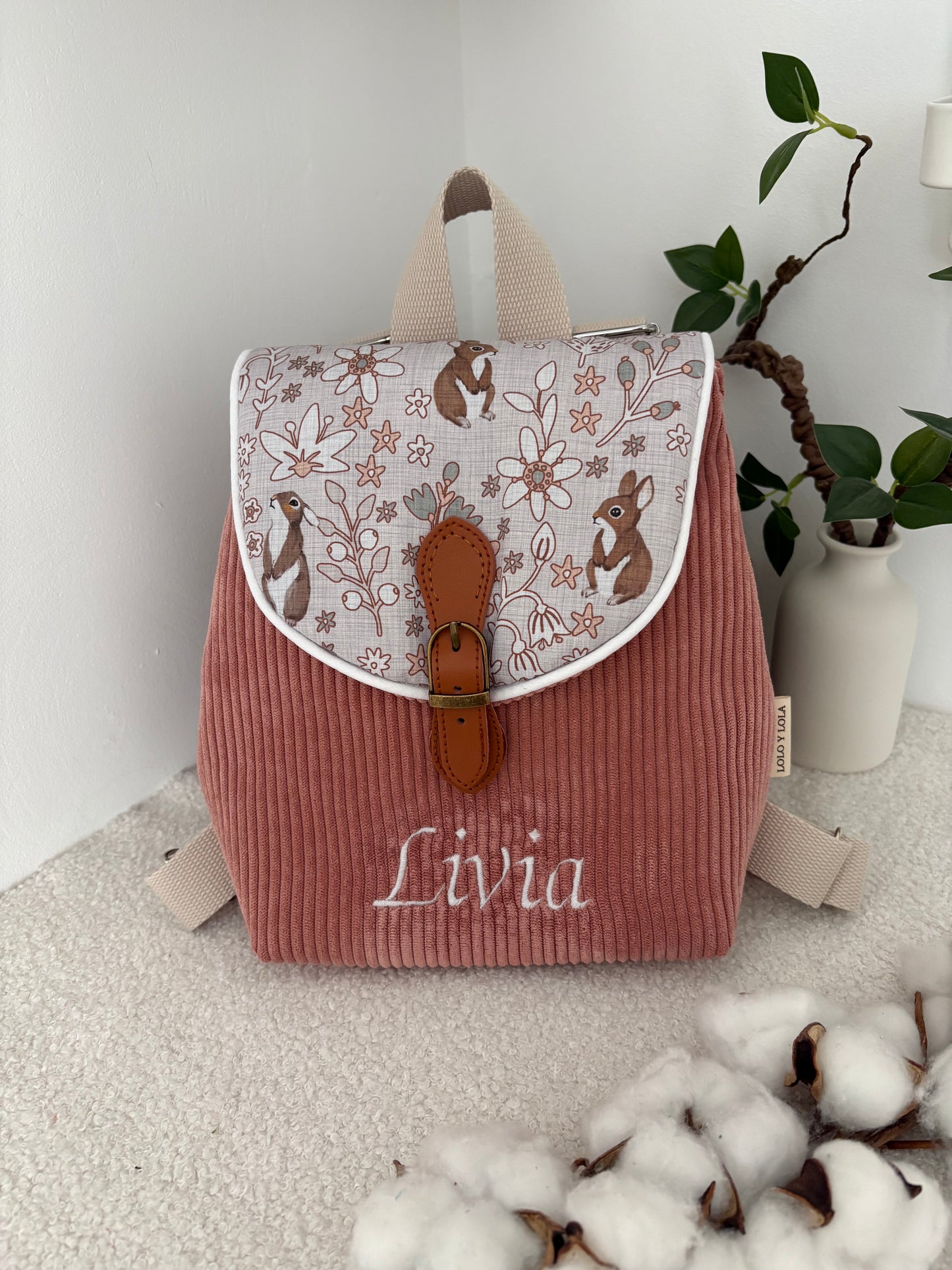 Sac maternelle personnalisé broderie prénom velours côtelé vieux rose  rabat lapin 