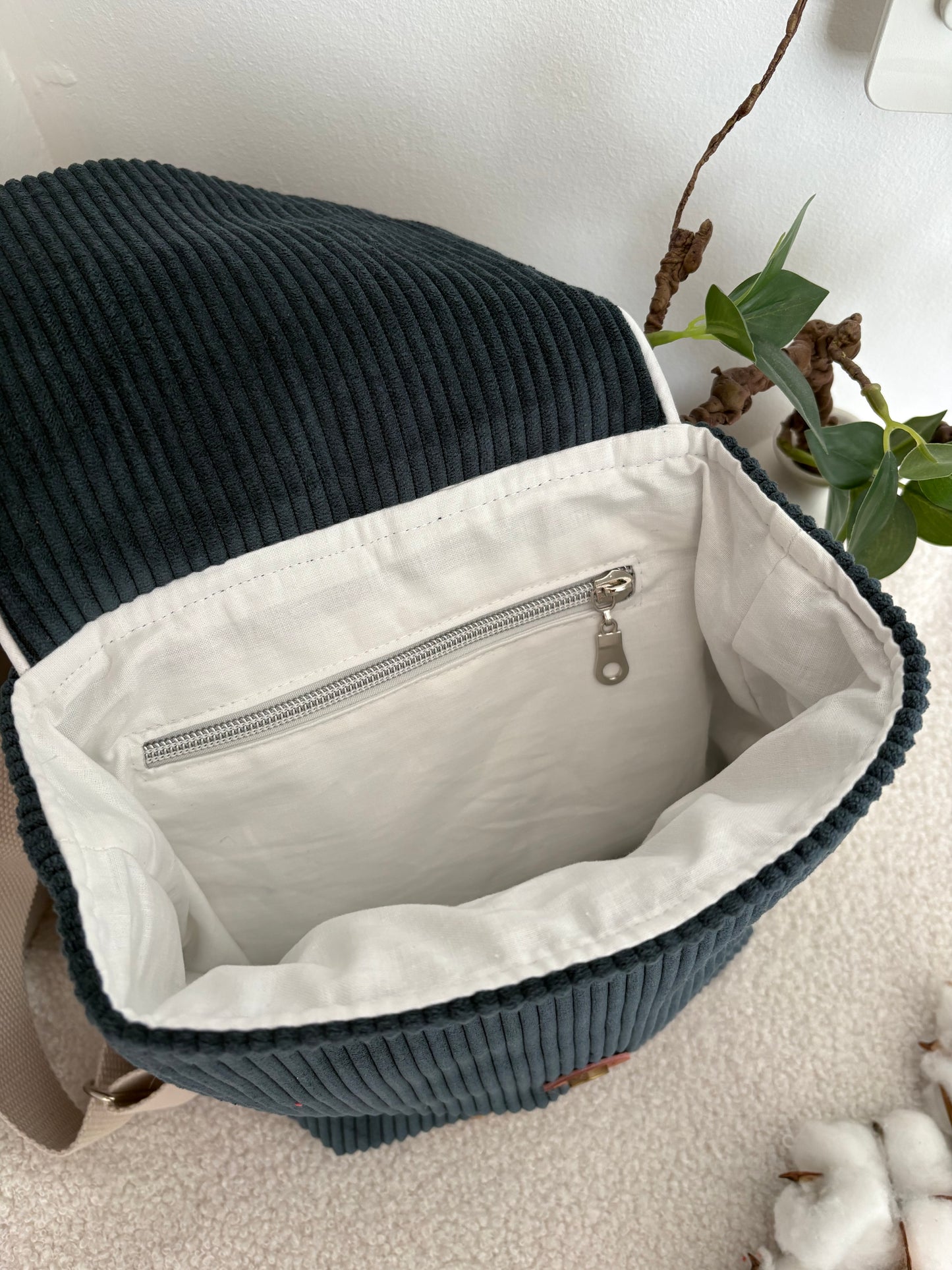 Sac maternelle personnalisé broderie prénom velours côtelé marine rabat pirate 