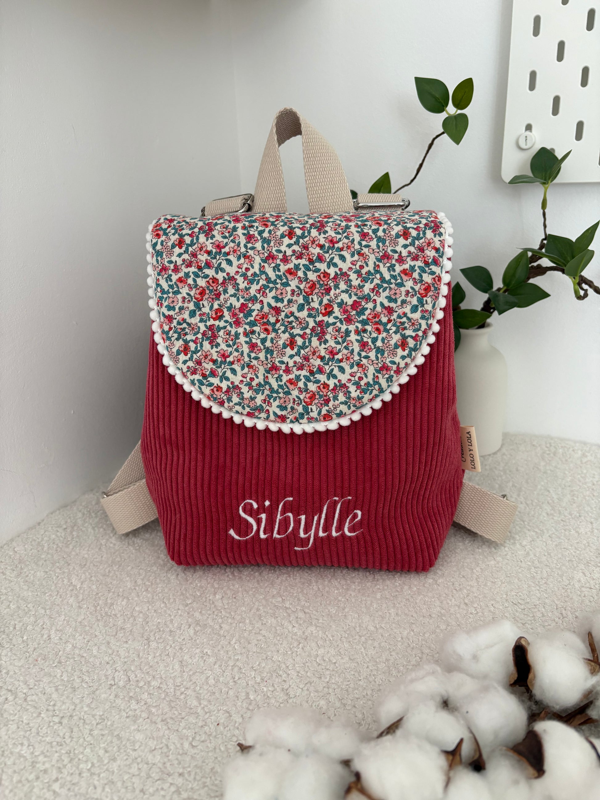 Sac maternelle personnalisé broderie prénom velours côtelé framboise fleurs roses 